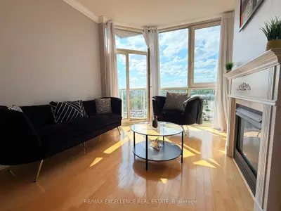 Common Element Condo in Oakville