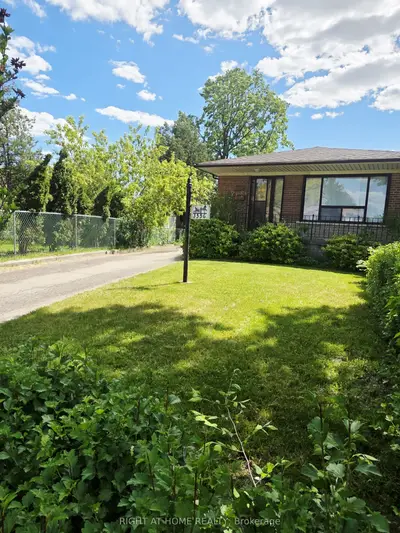 3556 Monica Drive, Mississauga, On L4t 2e5