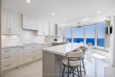 1 Palace Pier Court 4006, Toronto W06, On M8v 3w9