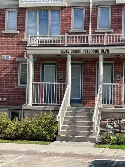 Condo Townhouse in Mississauga