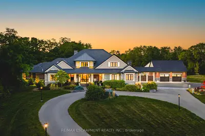 Detached in Burlington