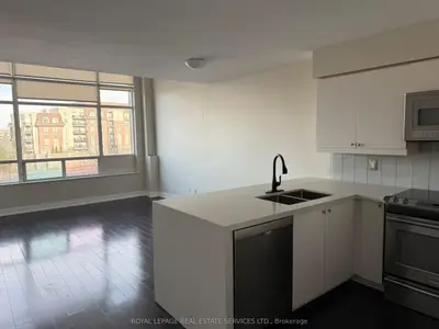 200 Manitoba Street 334, Toronto W06, On M8y 3y9