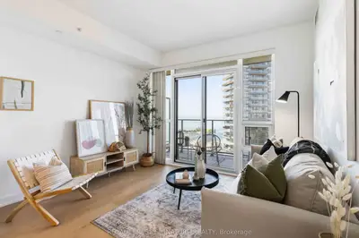 Condo Apartment in Toronto