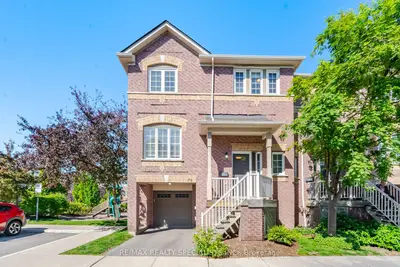 Condo Townhouse in Mississauga