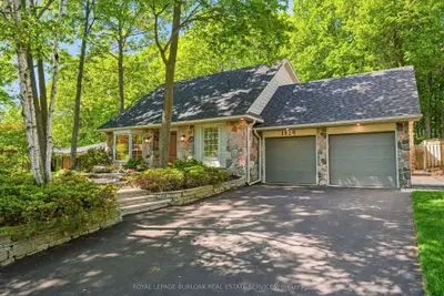 1928 Four Seasons Drive, Burlington, On L7p 2y1