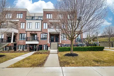 Condo Townhouse in Toronto