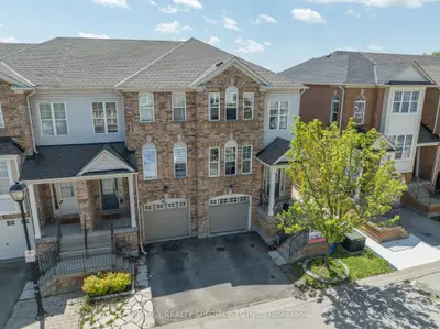 Att/Row/Townhouse in Halton Hills