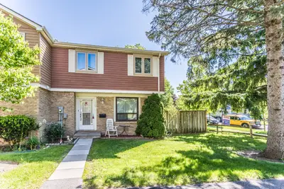 Condo Townhouse in Mississauga