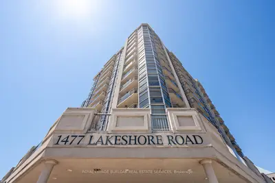 Condo Apartment in Burlington