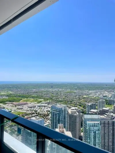 Common Element Condo in Mississauga