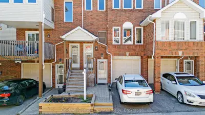 Condo Townhouse in Halton Hills