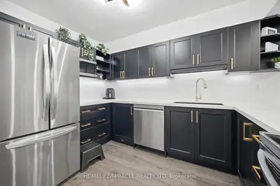 238 Albion Road 102, Toronto W10, On M9w 6a7