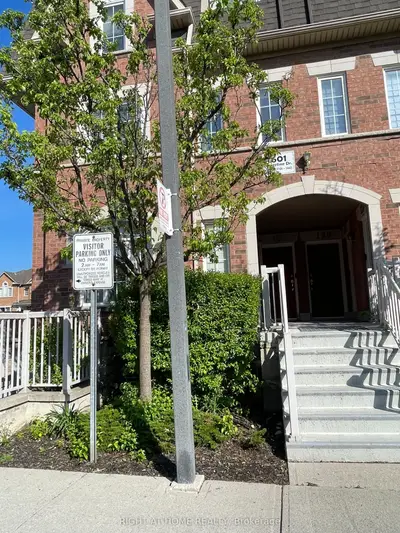 601 Shoreline Drive 122, Mississauga, On L5b 4k5