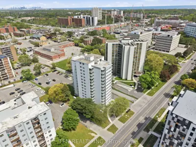 2345 Confederation Parkway 1204, Mississauga, On L5b 2h3