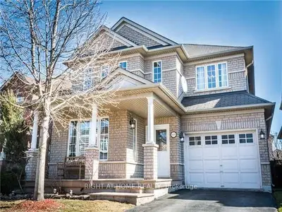 Detached in Oakville