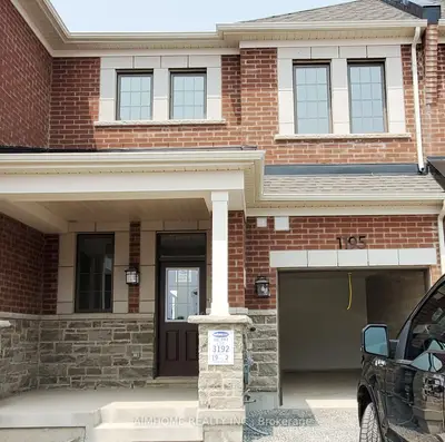 Att/Row/Townhouse in Oakville
