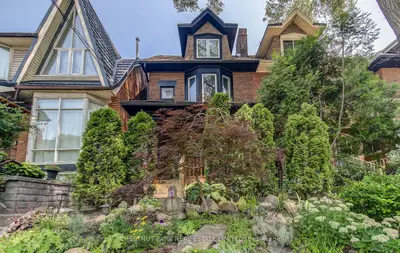 95 Parkside Drive Rear, Toronto W01, On M6r 2y8