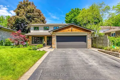 Detached in Oakville