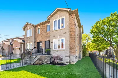 189 Aileen Avenue, Toronto W03, On M6m 1g1