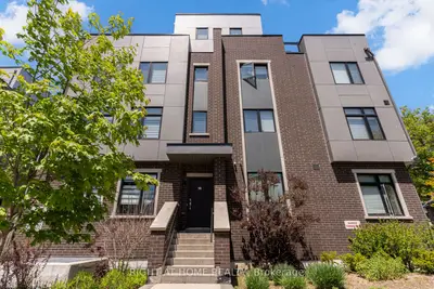 Condo Townhouse in Toronto