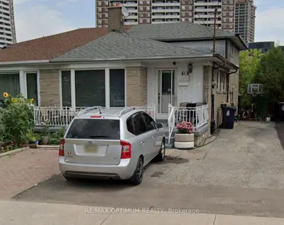 43 Lindylou Road, Toronto, On M9m 2b1