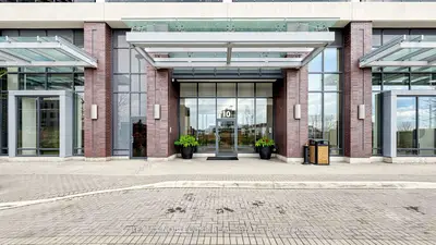 10 Gibbs Road 616, Toronto, On M9b 0e2