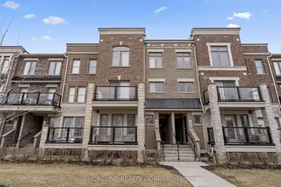 Condo Townhouse in Toronto
