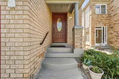18 Needlewood Lane, Brampton, On L6r 2n2