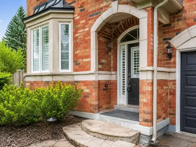 Detached in Oakville