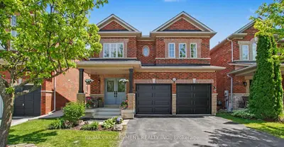 Detached in Burlington