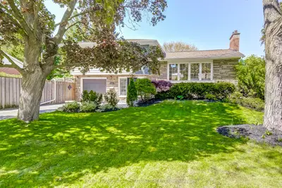 Detached in Burlington