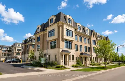 Condo Townhouse in Oakville
