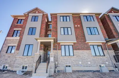 Att/Row/Townhouse in Oakville