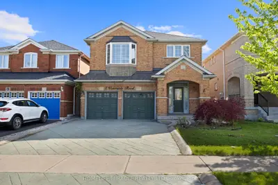 Detached in Brampton