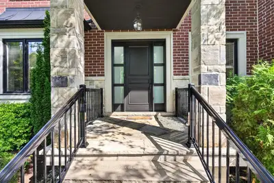 2470 APPLEWOOD Drive, Oakville, ON L6L 1V9