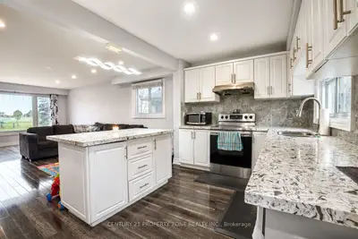 7652 Roselle Crescent, Mississauga, On L4t 3n2