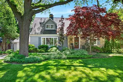 Detached in Burlington