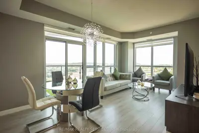 35 Watergarden Drive W 918, Mississauga, On L5r 0g8