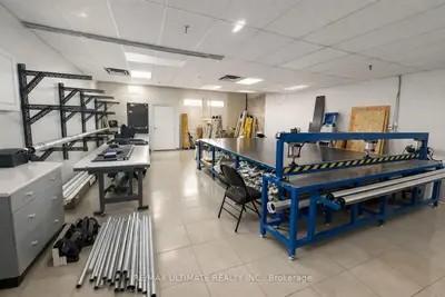 1170 Sheppard Avenue W 5, Toronto, On M3k 2a3