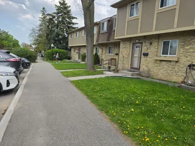57 Hansen Road N 34, Brampton, On L6v 3c6