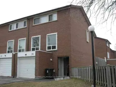 Condo Townhouse in Toronto