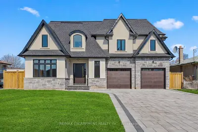 383 Wadsworth Street, Oakville, On L6k 2a2