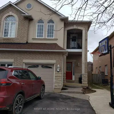 Semi-Detached in Oakville