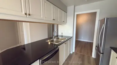 40 Old Mill Road 703, Oakville, On L6j 7w2