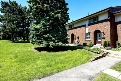 Condo Townhouse in Mississauga
