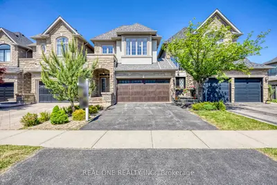 Att/Row/Townhouse in Oakville