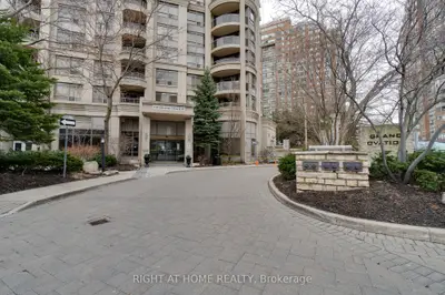 Condo Apartment in Mississauga