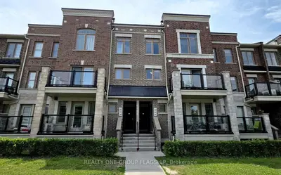 Condo Townhouse in Toronto