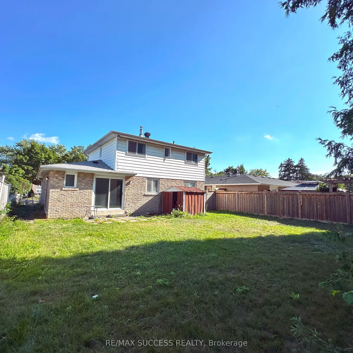 571 Minette Circle, Mississauga, On L5a 3b9