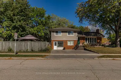 Detached in Burlington